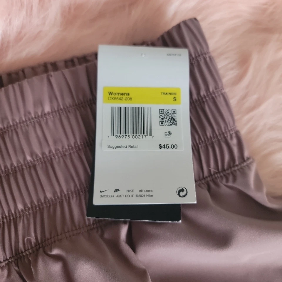 Pantalones Cortos de Entrenamiento Nike Para Mujer Dri Fit Atléticos Sueltos Malva Talla Pequeña Foto 2 de 4