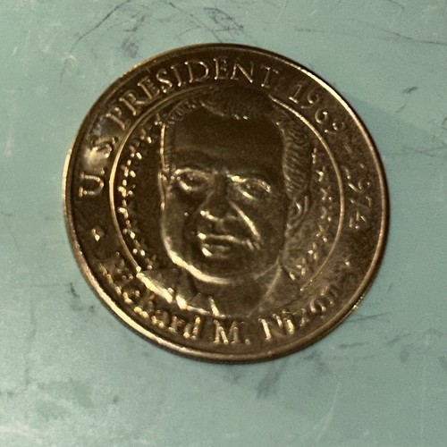 Richard M Nixon US President Sunoco Presidential Goldtone Metal Coin 2000 #6 - Picture 1 of 3