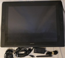 Wacom Cintiq 21UX DTK-2100 Graphics Monitor with Digital Pen  Power Adapter