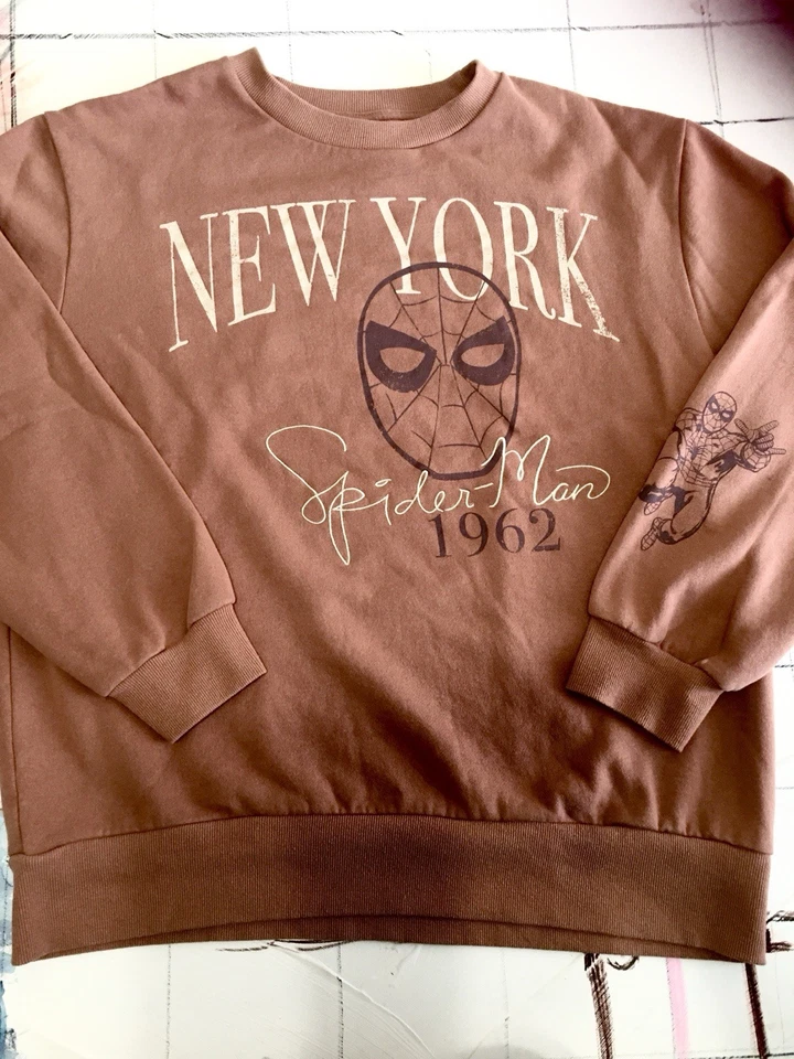 Marvel New York Spider-Man 1962 Pullover Sweater Apricot/Brn Medium - Image 2 of 4