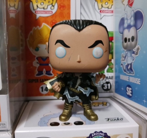 Funko Pop! Vinyl: DC Super Heroes – Black Adam Glow In The Dark, Ca. 7,6 Cm, Sammlerfigur Im Displayfenster