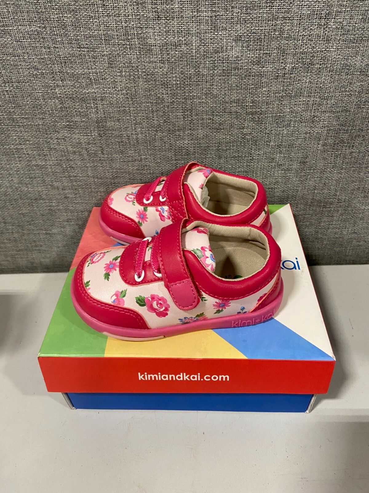- Chloe Floral Pink - U.s Shoe Size 5