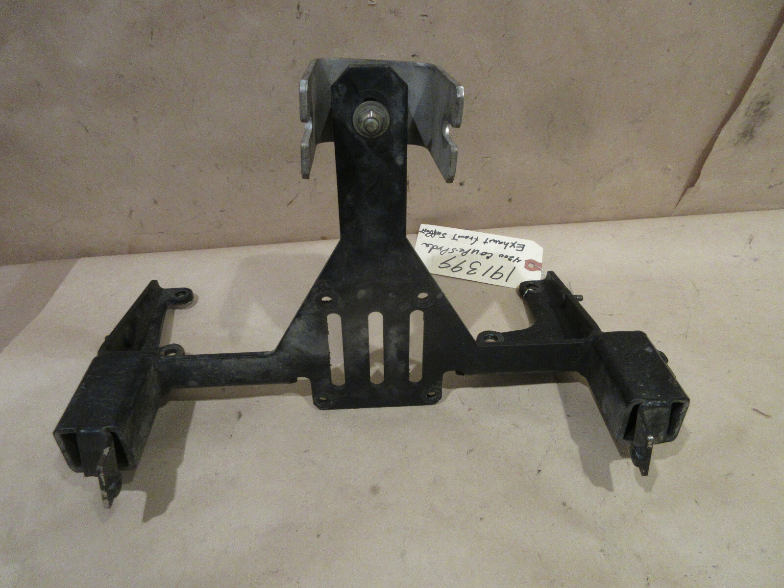Maserati Coupe, Spyder, Gransport - Front Exhaust Support P/N 191399