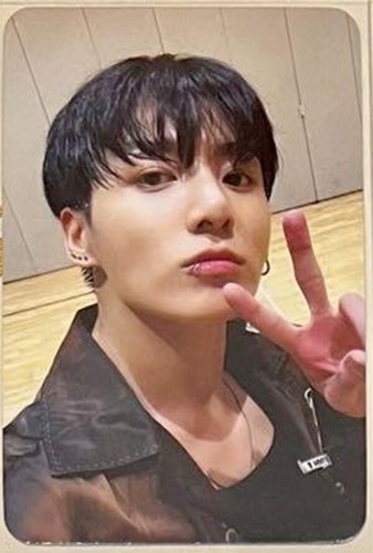 BTS JUNGKOOK GOLDEN CHINA YETIMALL OFFICIAL PHOTO CARD - Picture 3 of 5