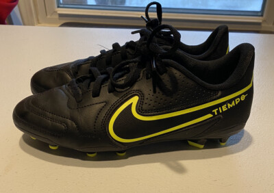 Nike Jr Legend Tiempo 9 Club FG/MG Soccer Cleats Size 5  display picture 1