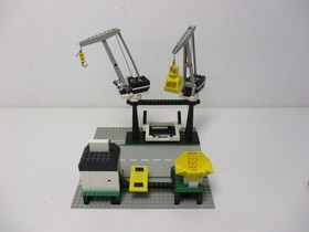 (AH 8) Lego train freight loading station from 4565 with BA 9V/RC