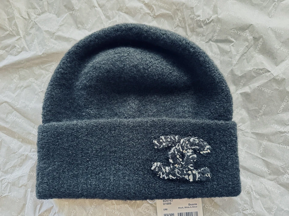 NUEVO 2025 Chanel Negro Blanco Plata Gorro Nuevo Con Etiquetas Foto 3 de 4