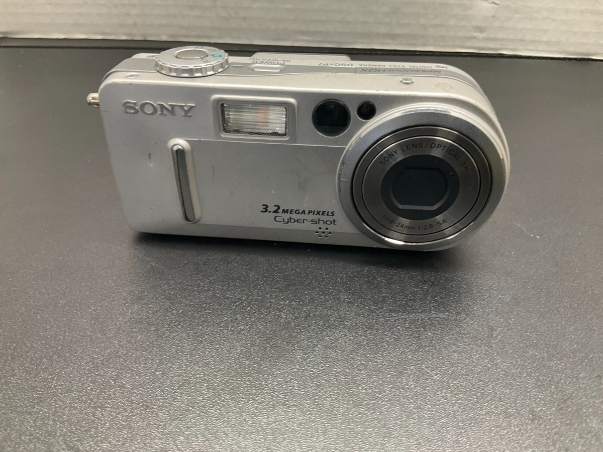 Vintage Sony Cyber-shot DSC-P72 DSC-P7 3.2MP Digital Camera 3x