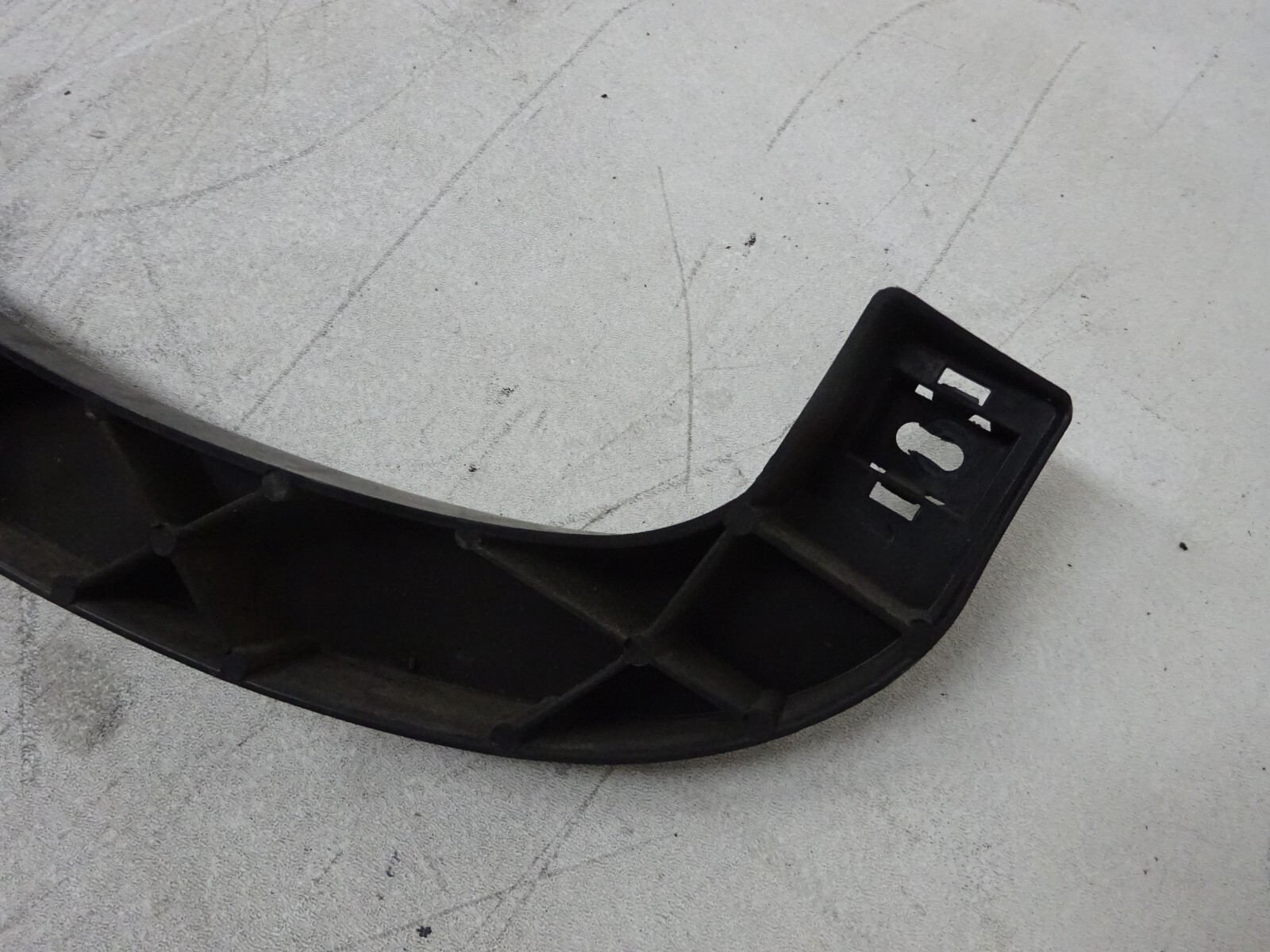 14-17 Maserati Ghibli Rear Bumper Center Mount Support Bracket OEM DE240270