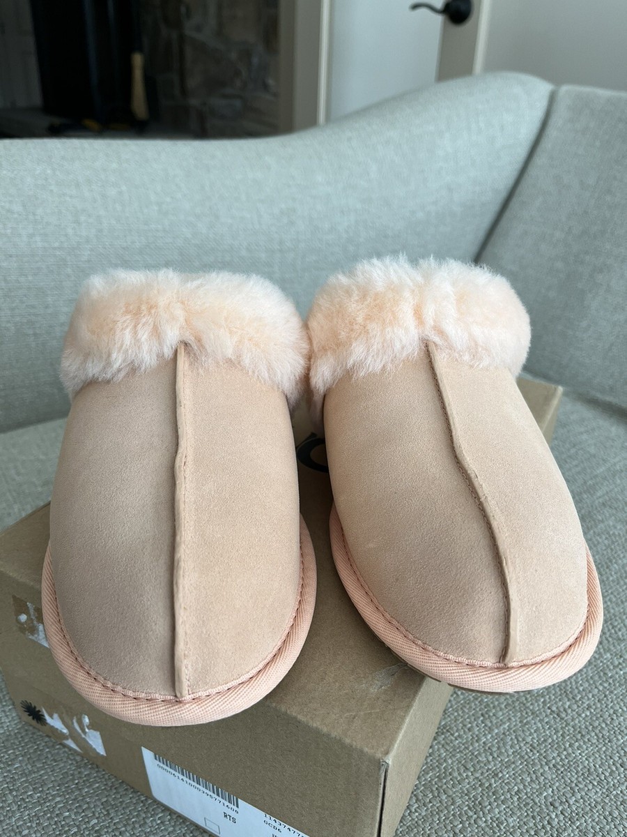 New W/out Original Box UGG Scuffette Slippers
