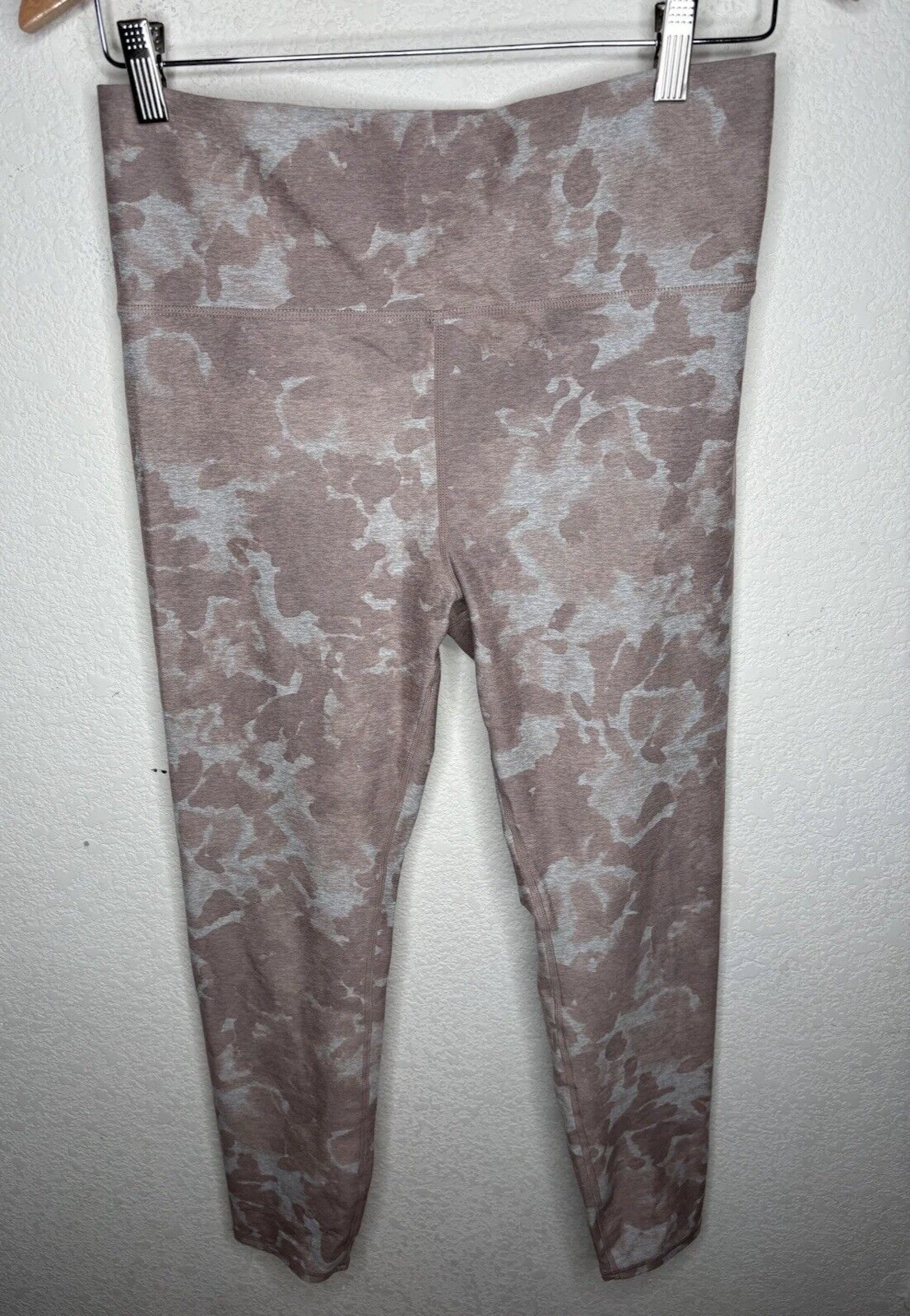 vuori clean elevation 7/8 high rise washed leggings
