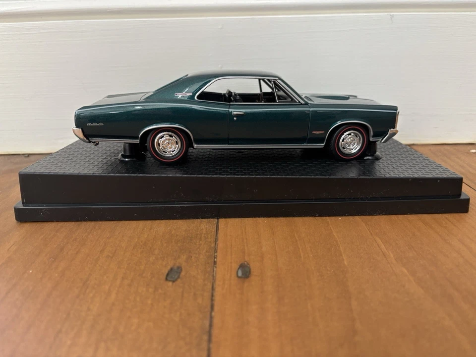 Classic Metal Works 1966 Turquoise Pontiac GTO Royal Bobcat 1:24 NIOB 1 of 4999 - Image 4 of 4