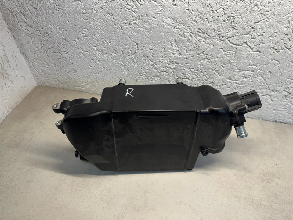 Ladeluftkühler Rechts Aston Martin DB11 5.2L V12 OEM HY53-6K775-BB - Bild 2 von 2