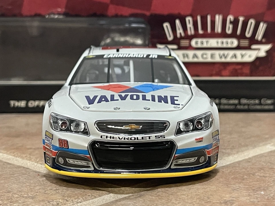 Dale Earnhardt Jr Valvoline Darlington Throwback 2015 color líquido NASCAR 1/24 Foto 4 de 4