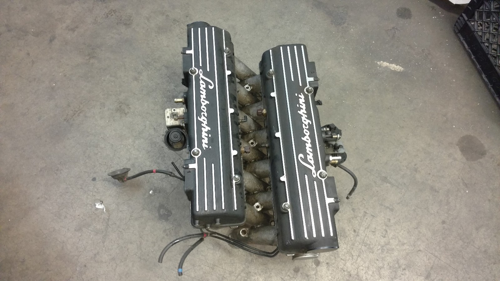 LAMBORGHINI MURCIELAGO ENGINE AIR INTAKE MANIFOLD 6.2L V12 OEM 