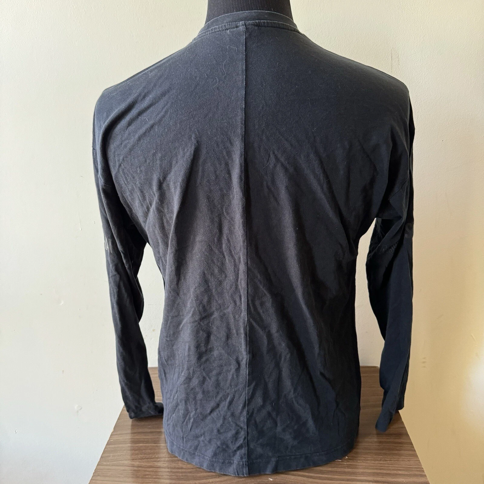 gymshark shark spell out long sleeve athletic shirt