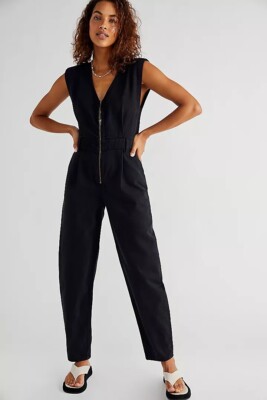 NWT FREE PEOPLE X THRILLS Sz M CRESCENT SLEEVELESS COVERALL IN BLACK RINSE