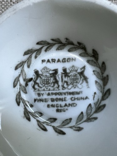 Paragon Teacup & Saucer ER 1953 Queen Elizabeth II Coronation Westminster Abby - Picture 11 of 15