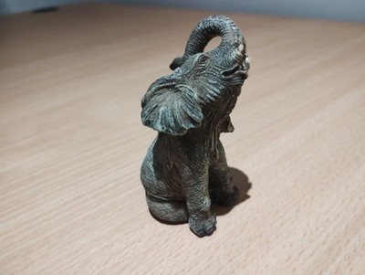 Resin Elefant Figur sitzend - kleine Wildtiere Ornament - Dekofigur
