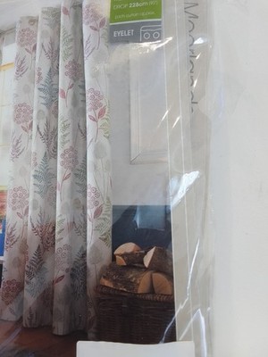 Dunelm Moorlands Berry einzelne große Gardine, gefütterte Ösen 90x90''/228x228cm Neu