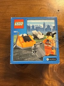 LEGO City 5611 Public Works NEW! Worker Cleaner Garbage Can Dumpster Town