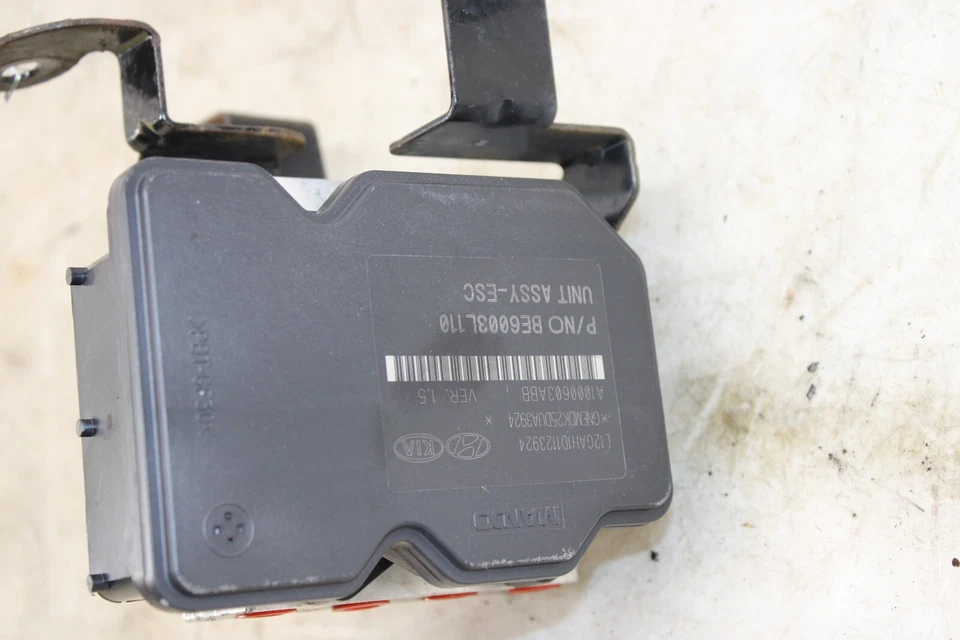 Hyundai Genesis 2014-2016 cupé bomba ABS 589202M840 OEM GO48 Foto 2 de 4