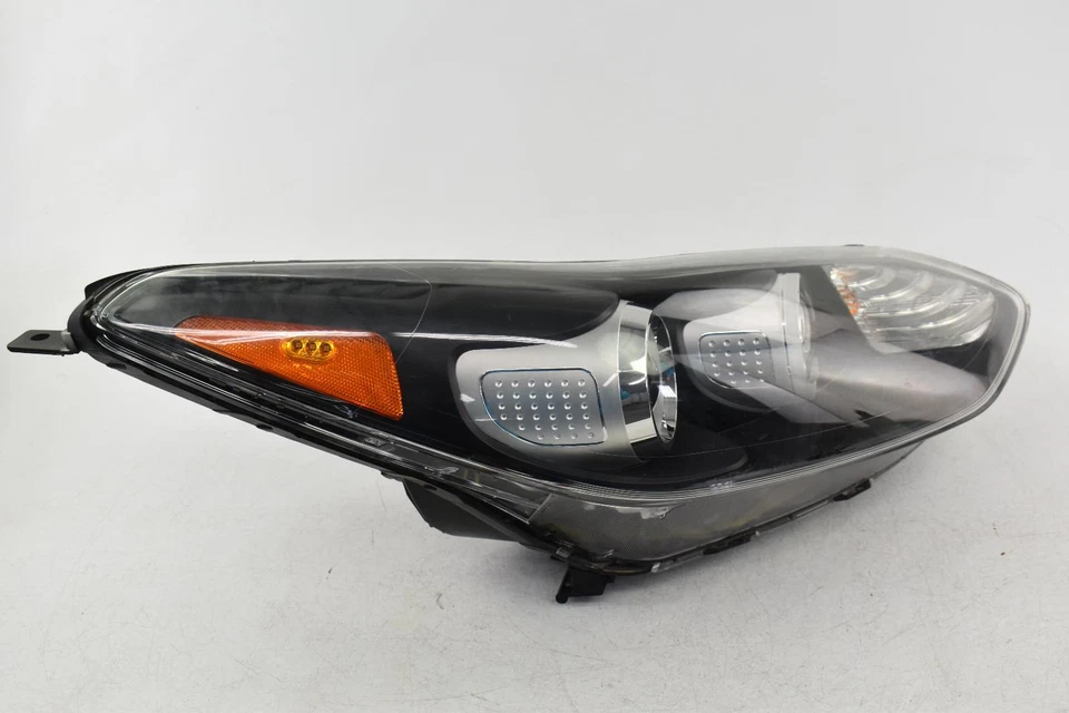 Used Right Headlight Assembly fits: 2017 Kia Sportage FWD halogen LED daytime ru - Image 3 of 4