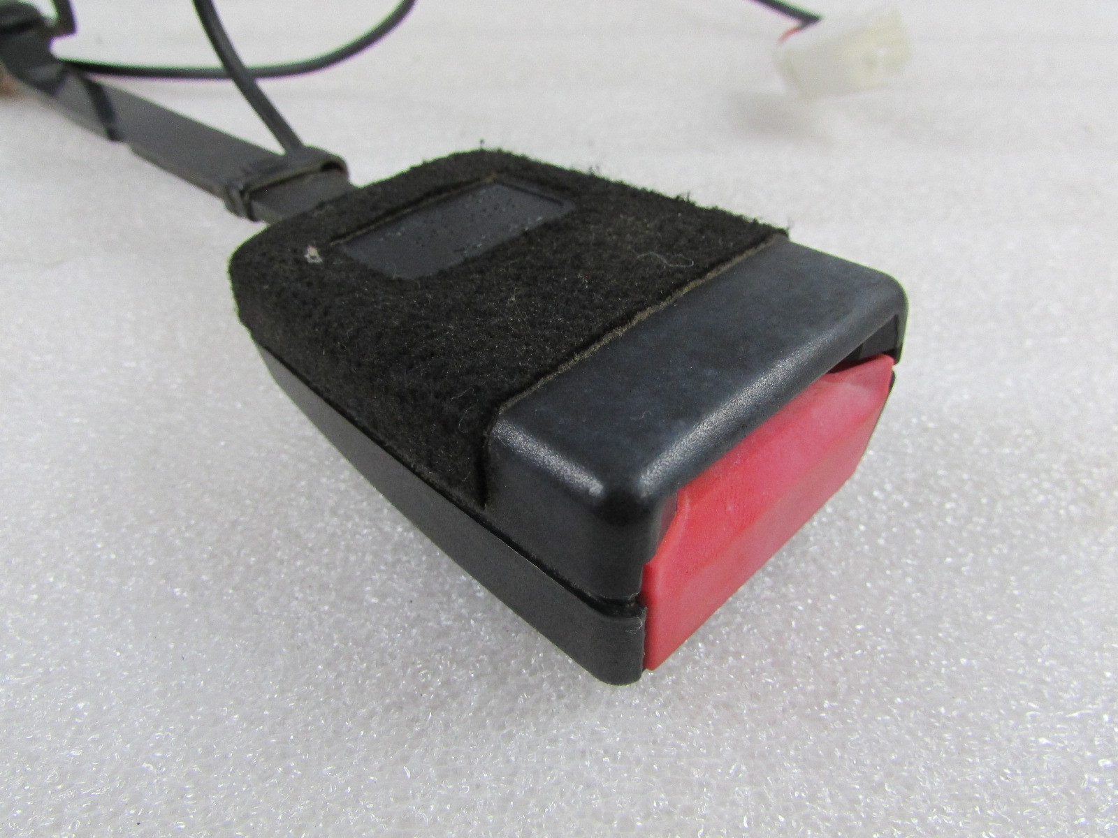 Maserati Quattroporte, LH, Left Front Seat Belt Receiver, Used