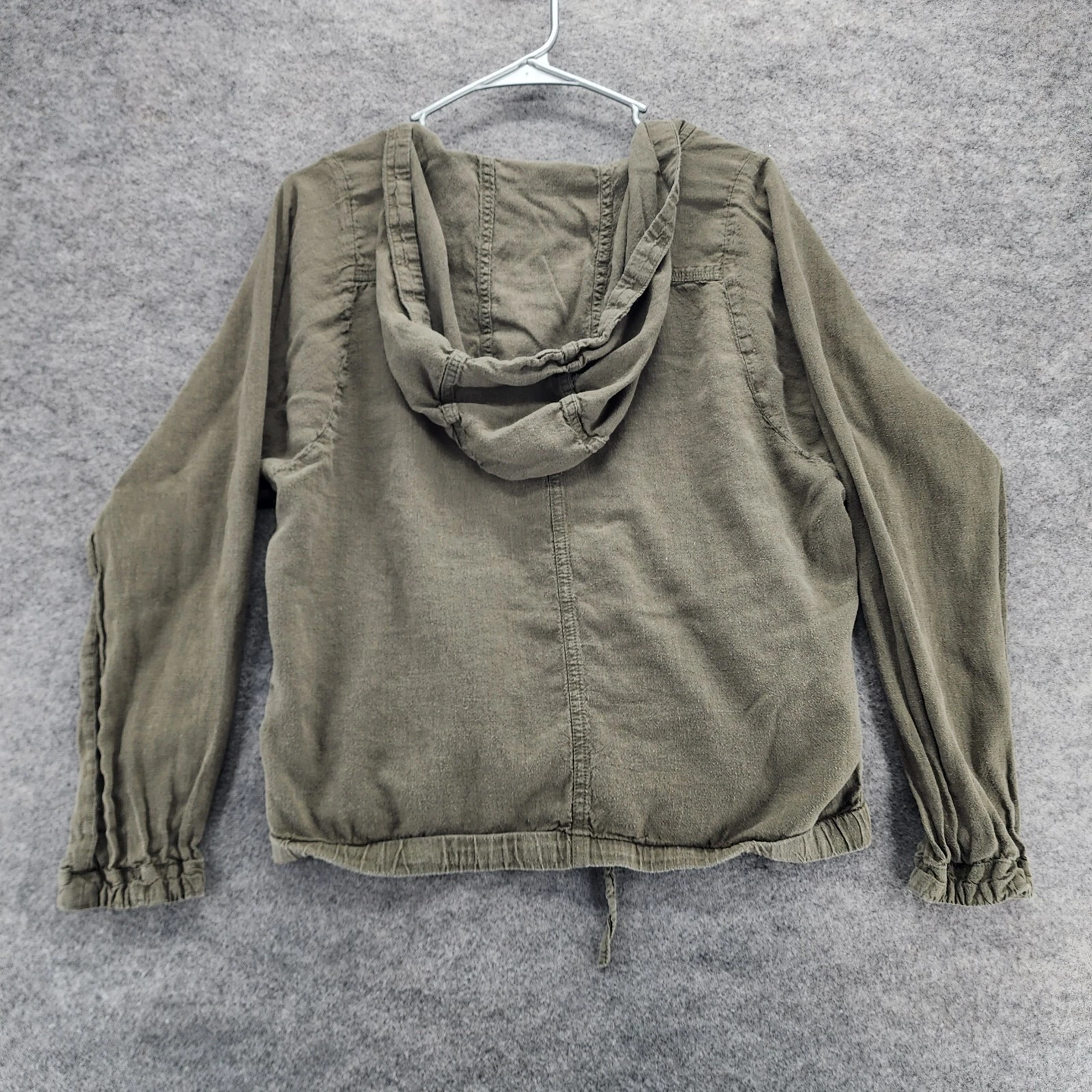 prana long sleeve hooded v neck cropped shirt