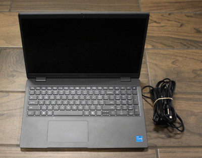 (RI5) Dell Latitude 3550 15.6'' 256 GB SSD 8 GB RAM i3-1315U Windows 11 Pro