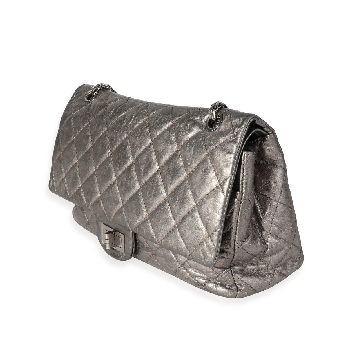 25A◆上品でときめく存在感【CHANEL】グローブ Patent Lambskin Chanel Metallic Pewter Crinkle Lambskin Reissue 2.25 227