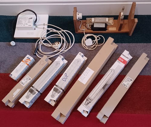 Lot of Sox Lamp low pressure sodium lamps and operating equipment GE/Thorn/Osram