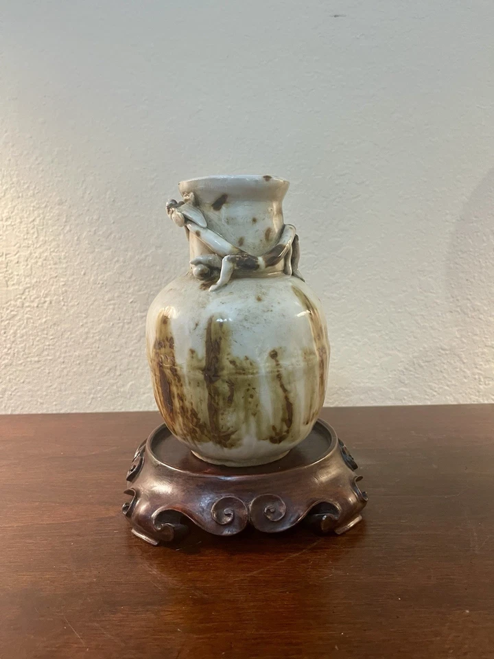 Jarrón antiguo chino de porcelana de dragón esculpido en horno del norte, 堆塑龍紋北方窯口瓶,口沿 有修復 Foto 2 de 4