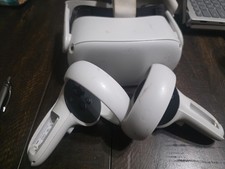 Meta Quest 2 128GB White Virtual Reality Cons...