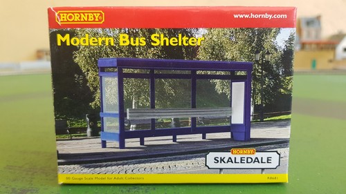 Hornby Skaledale 1:76 Scale R8681 Modern Bus Shelter, unused, boxed - Picture 2 of 10
