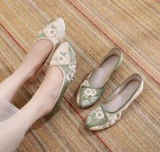 New Women's Chinese Folk Embroidered Shoes Flower Soft Sole Flat Floral Shoes