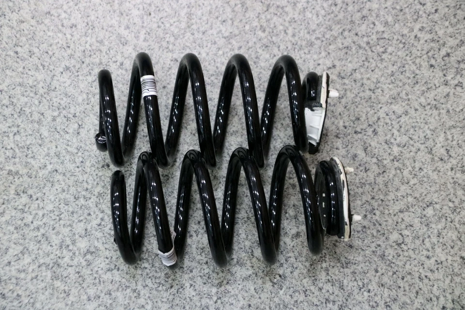 MINI F60 JCW REAR SPRINGS LEFT RIGHT X6 SET - Imagem 2 de 4