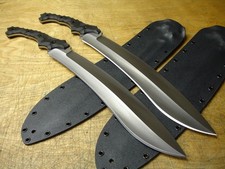 Hecho a mano 23" doble machete acero al carbono mango Micarta con funda de cuero