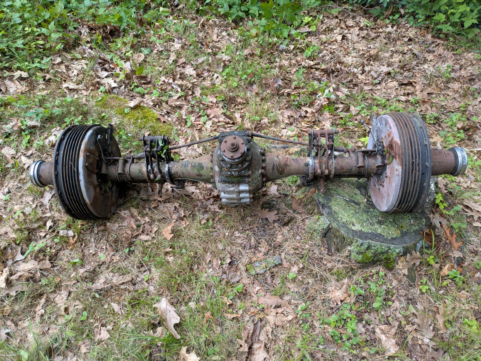 1935 ROLLS ROYCE GHY-34 REAR AXLE DIFFERENTIAL ASSEMBLY, COMPLETE HUB NUT TO HUB