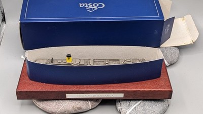COSTA MEDITERRANEA Kreuzfahrtschiff Metall Holz Modell OVP selten Sammlerstücke 