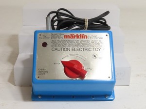 Transformateur Marklin 6117 Pour Train Miniature - 220V, Courant Alternatif, Occasion Fonctionnel