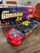 #24 JEFF GORDON DUPONT 2002 MONTE CARLO MAC TOOLS