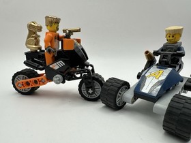 2009 Retired Lego Agents set #8967 Gold Tooth's Getaway