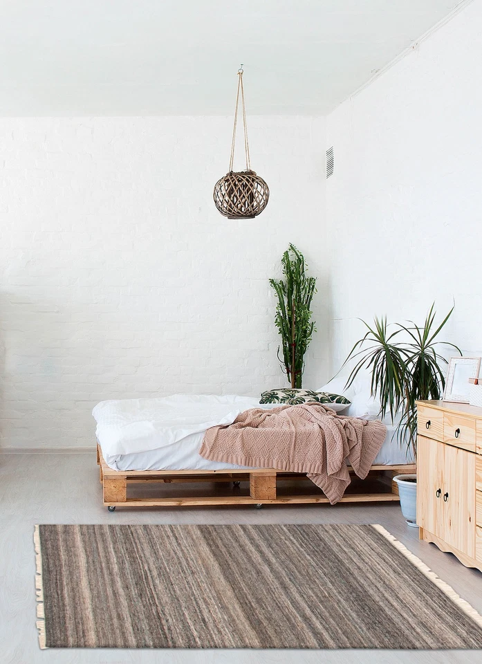 Vintage Hand Woven Traditional Kilim Rug 5'3" x 7'4" Oriental Wool Carpet - Image 2 of 4