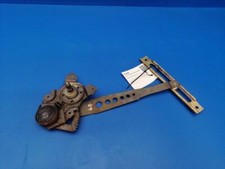 Mercedes-Benz E W123 1984 Hintere Rechte Tür Manueller Fensterheber PUM40402 Mercedes-Benz E W123 1984 Hintere Rechte Tür Manueller Fensterheber PUM40402