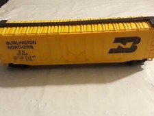 HO Scale Bachmann 50' Plug-door Boxcar - BURLINGTON NORTHERN - BN 26534 - IOB