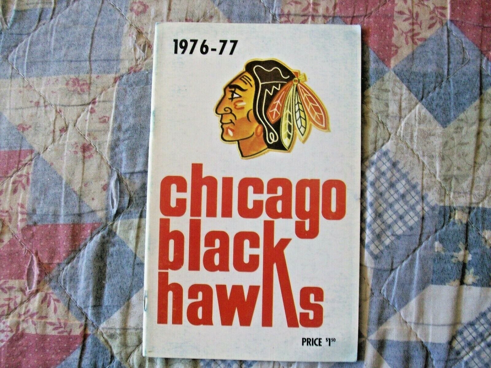 197677 CHICAGO BLACKHAWKS MEDIA GUIDE YEARBOOK 1977 BOBBY ORR Program