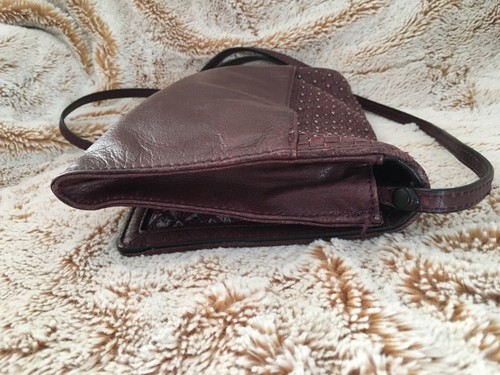 Elliot Lucca lila Leder Crossbody Nieten Clutch Schulter Handtasche Riemenschaden - Bild 6 von 12