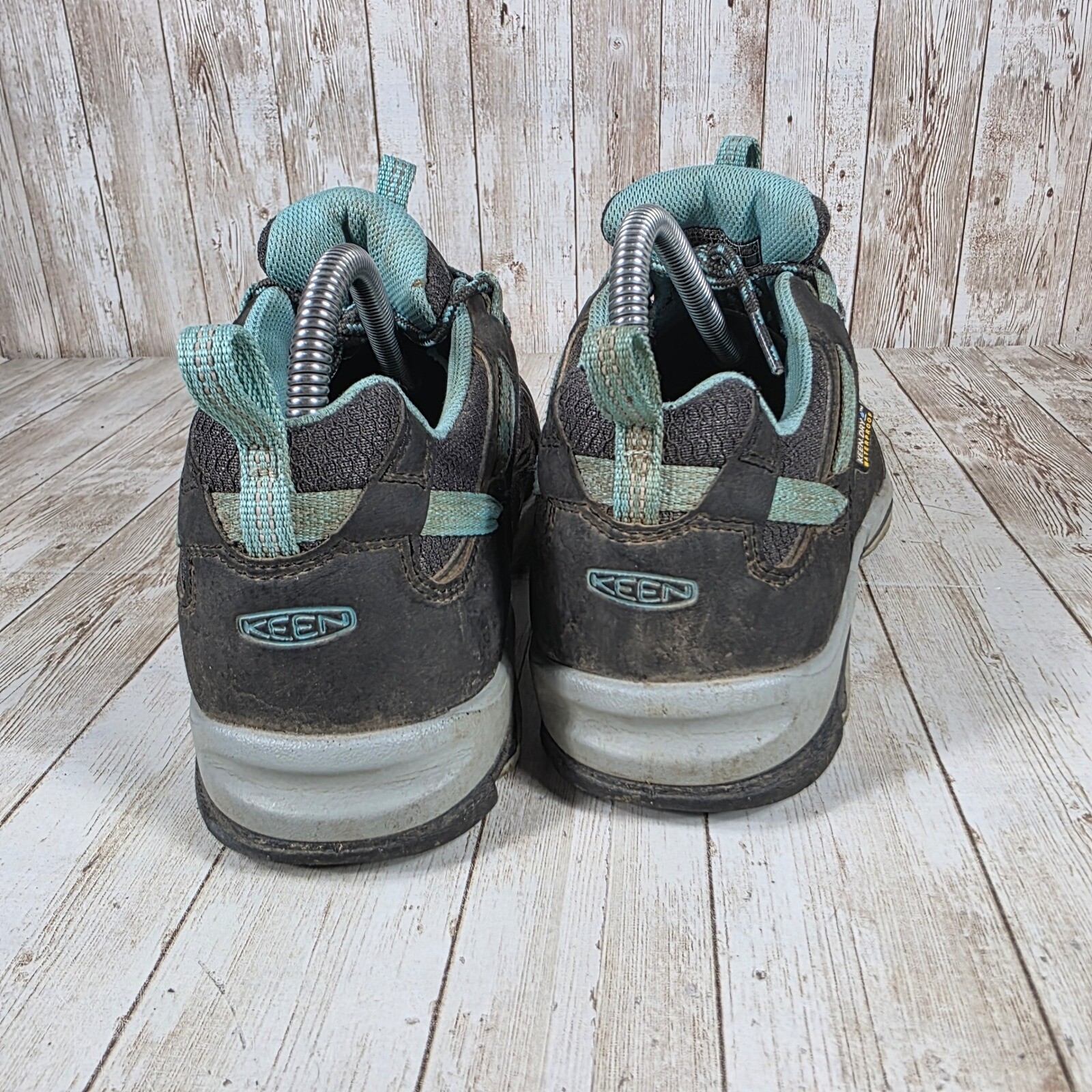 Scarpe da trekking Keen impermeabili da donna taglia 8