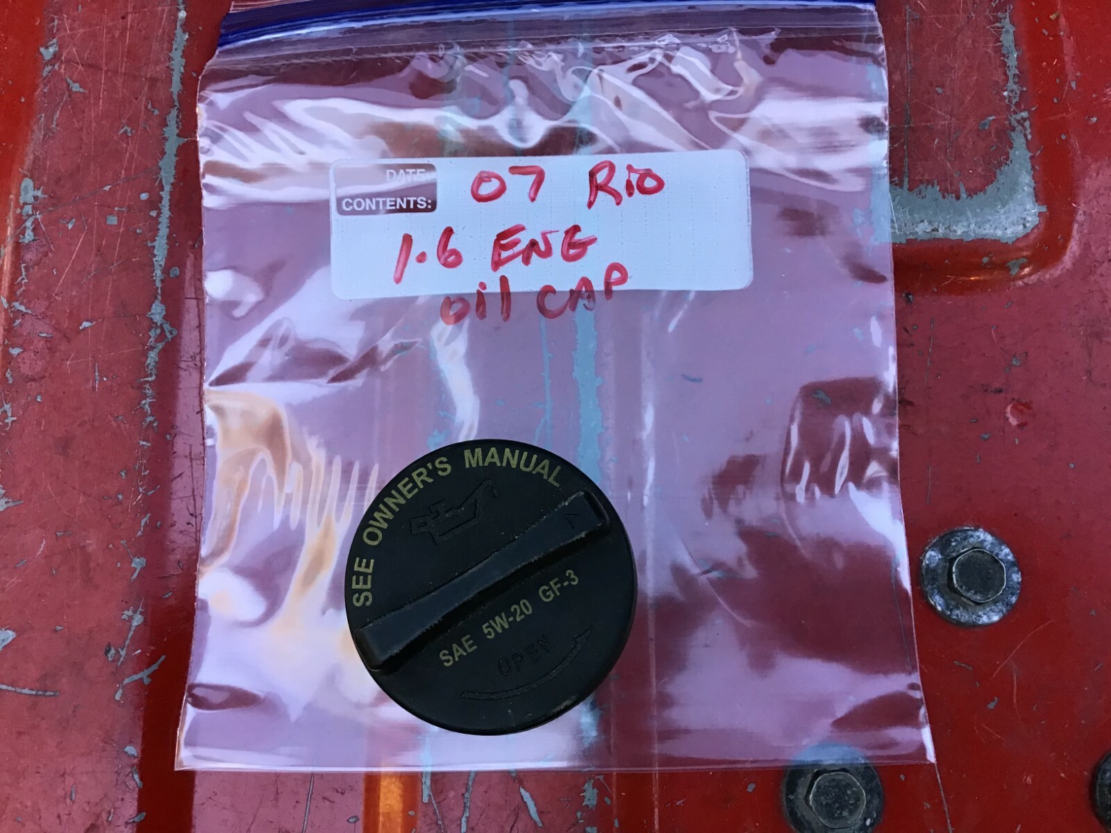 OIL CAP TOP LID COVER OFF MOTOR 1.6 ENGINE OIL VALVE COVER 06 07 08 09